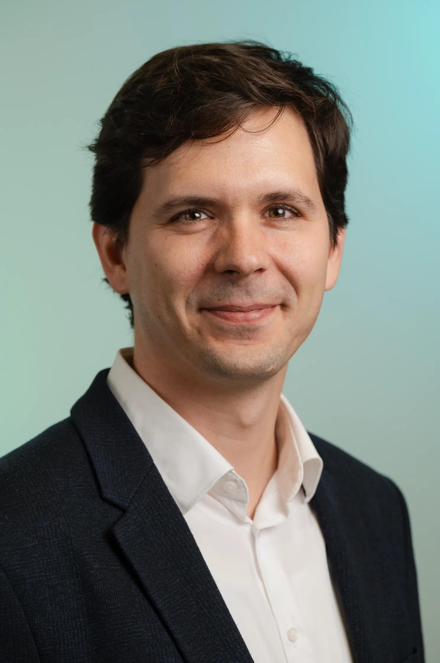 Dr. Peter Poliak